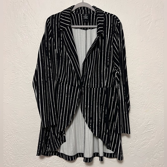 Torrid Nightmare Before Christmas Jack Ponte Blazer EUC Size 2 - Picture 2 of 9